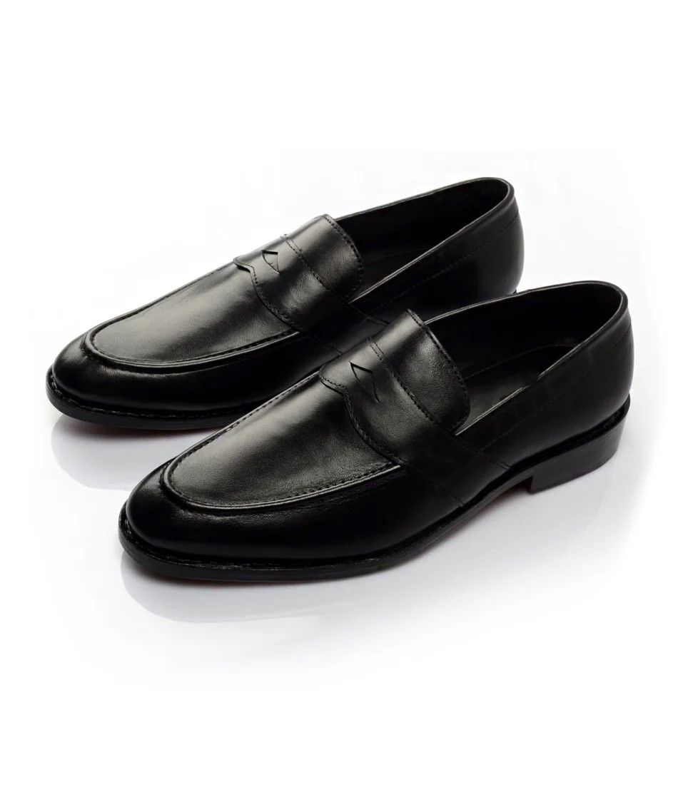Men’s Loafer Shoes - 24 pair