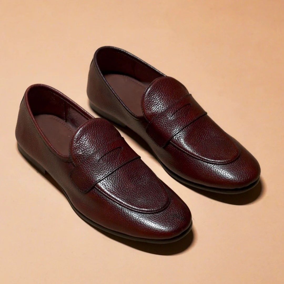 Men’s Loafer Shoes - 24 pair