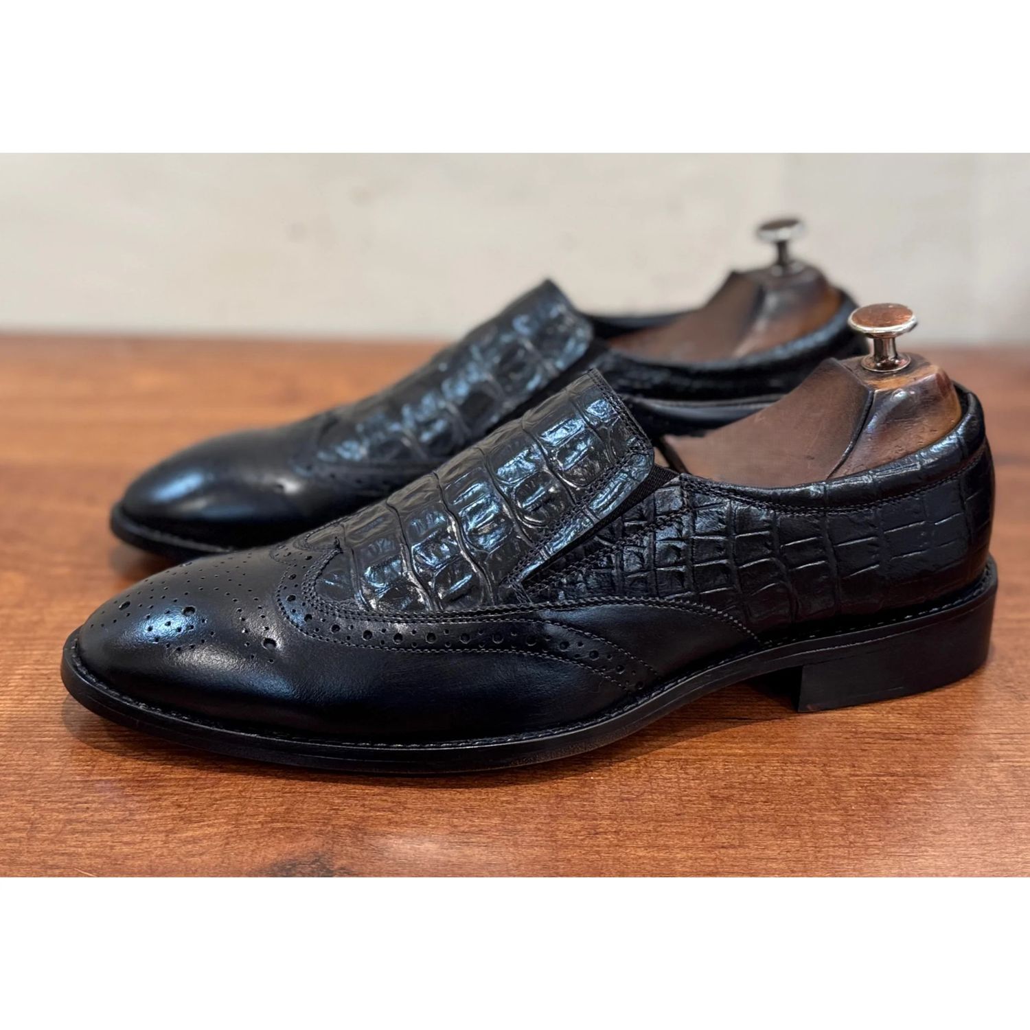 Men’s Loafer Shoes - 24 pair