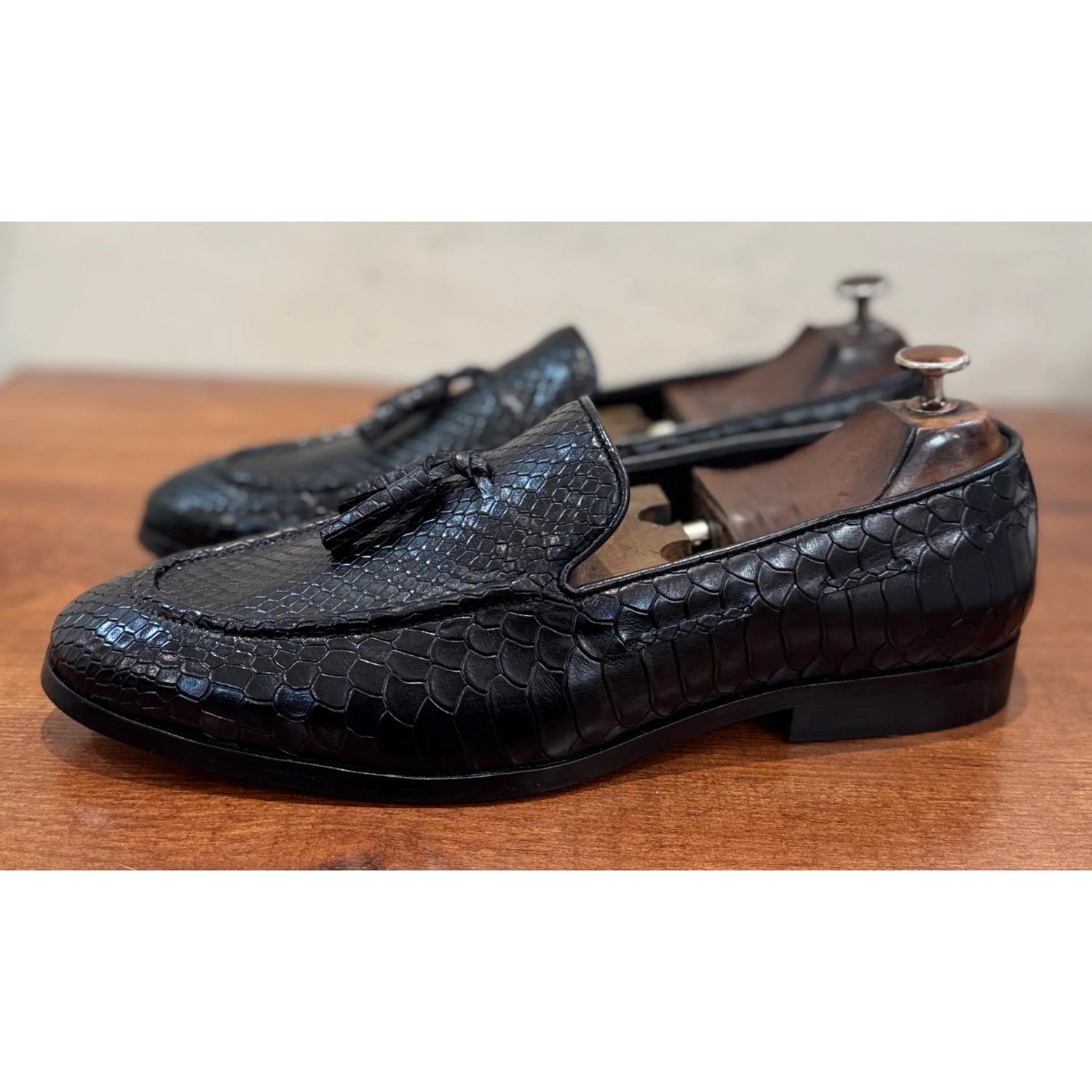 Men’s Loafer Shoes - 48 pair