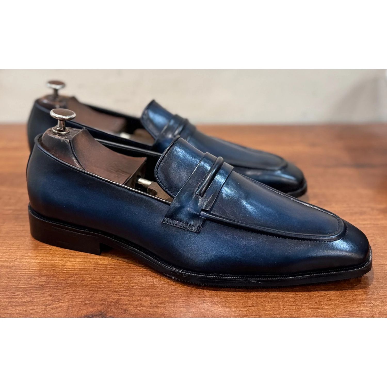 Men’s Loafer Shoes - 24 pair