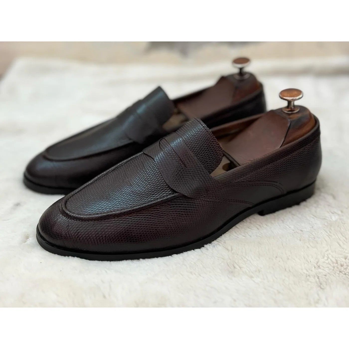 Men’s Loafer Shoes - 24 pair
