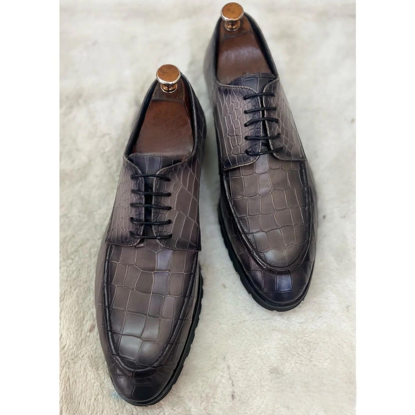 Men’s Derby Shoes - 48 pair