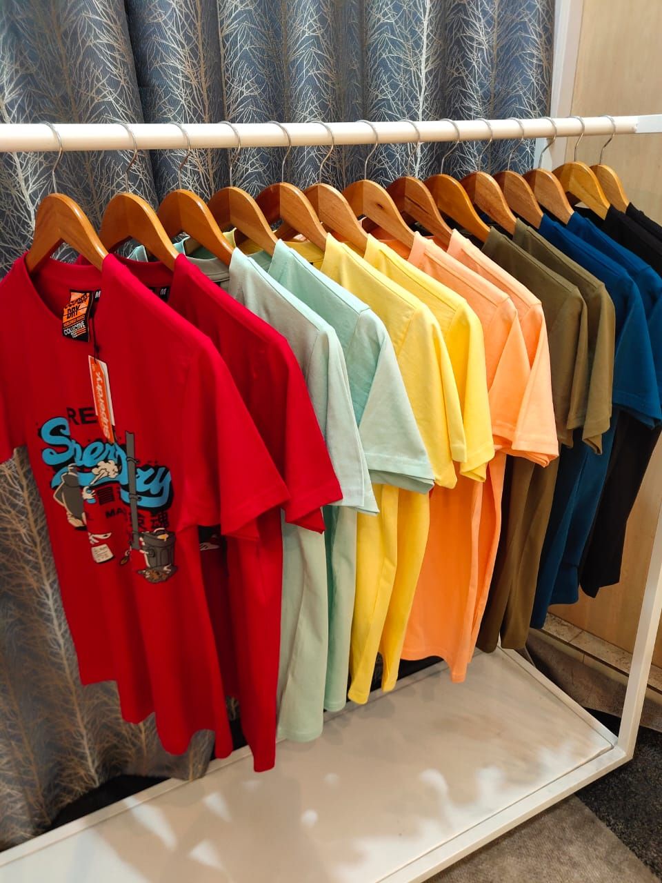 SUPERDRY Premium Quality Round Neck Half Sleeve Men&#39;s T-Shirt - 60 Pc