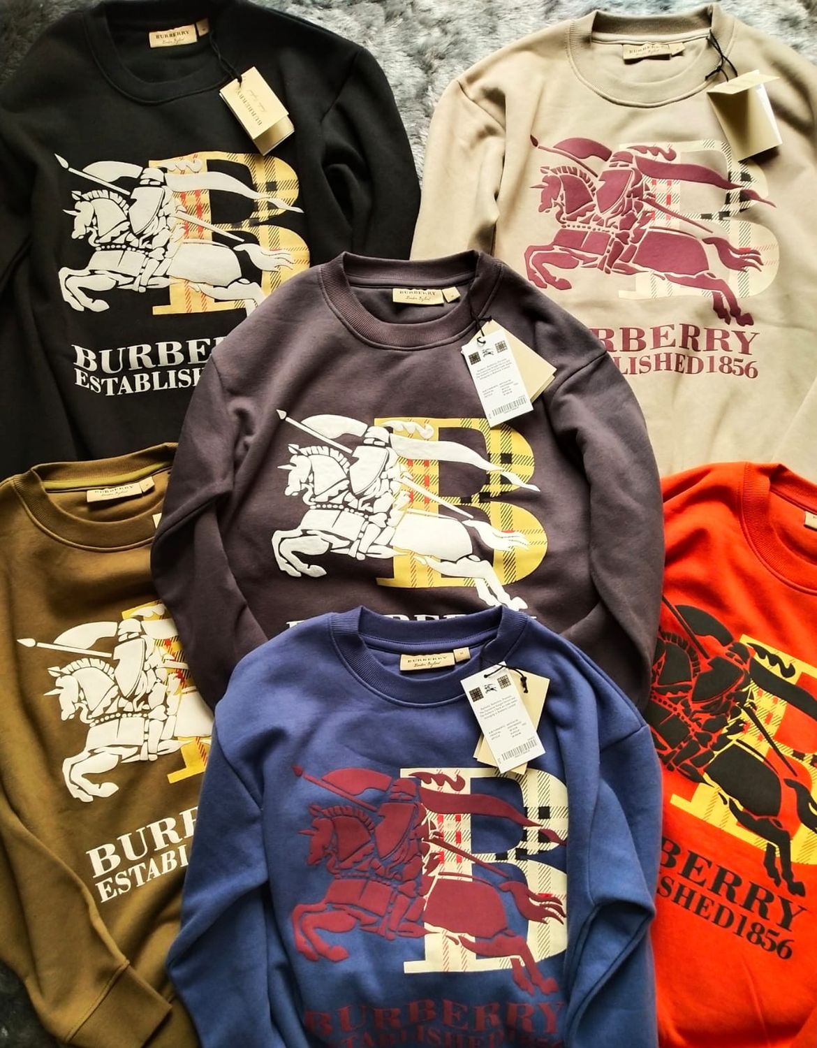​BURBERRY Premium Quality Round Neck Full Sleeve Men&#39;s T-shirt - 24 Pc