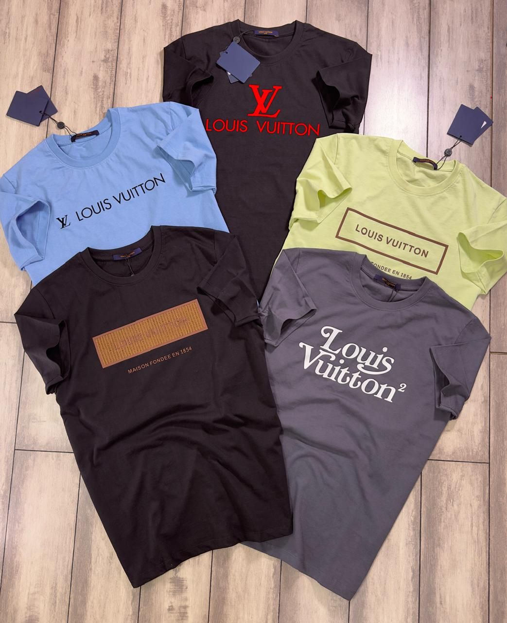 ​LOUIS VUITTON Premium Quality Cotton Round Neck Half Sleeve Men&#39;s T-Shirt - 45 Pc