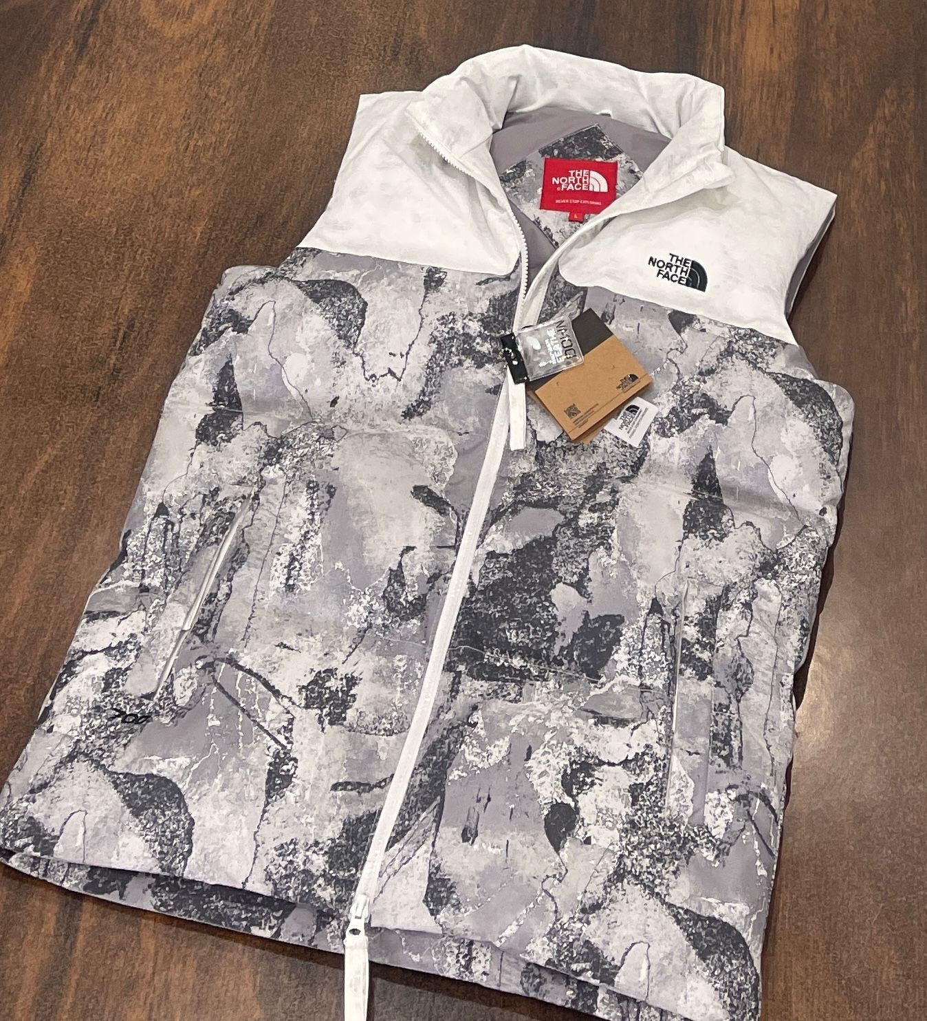 ​North Face Premium Quality Imported Lightweight Fabric Men&#39;s High End Sleeveless Puffers - 24 Pc