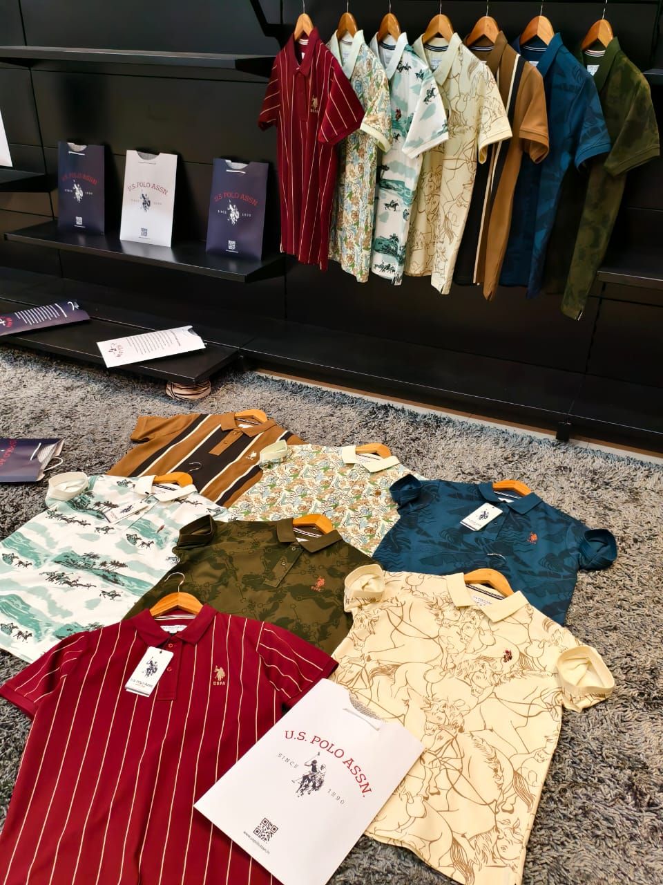 Us Polo Premium Quality Collar Neck Half Sleeve Men&#39;s T-shirt - 60 Pc