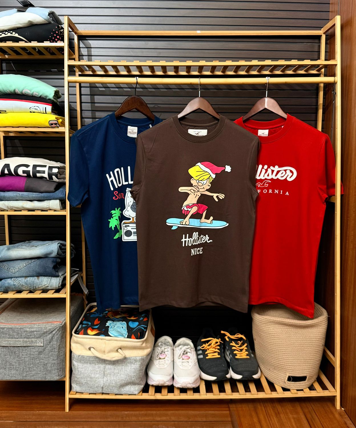 ​Hollister Premium Quality Cotton Round Neck Half Sleeve Men&#39;s T-Shirt - 72 Pc