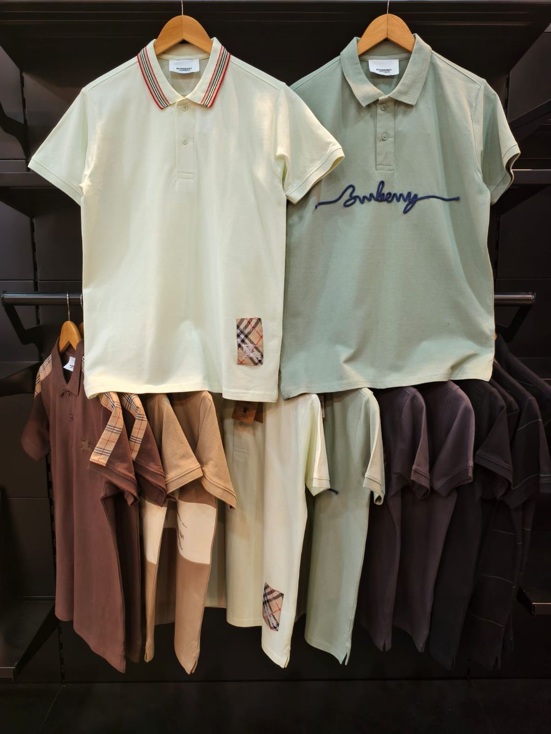 Burberry Premium Quality Cotton Collar Neck Half Sleeve Men&#39;s T-shirt - 60 Pc