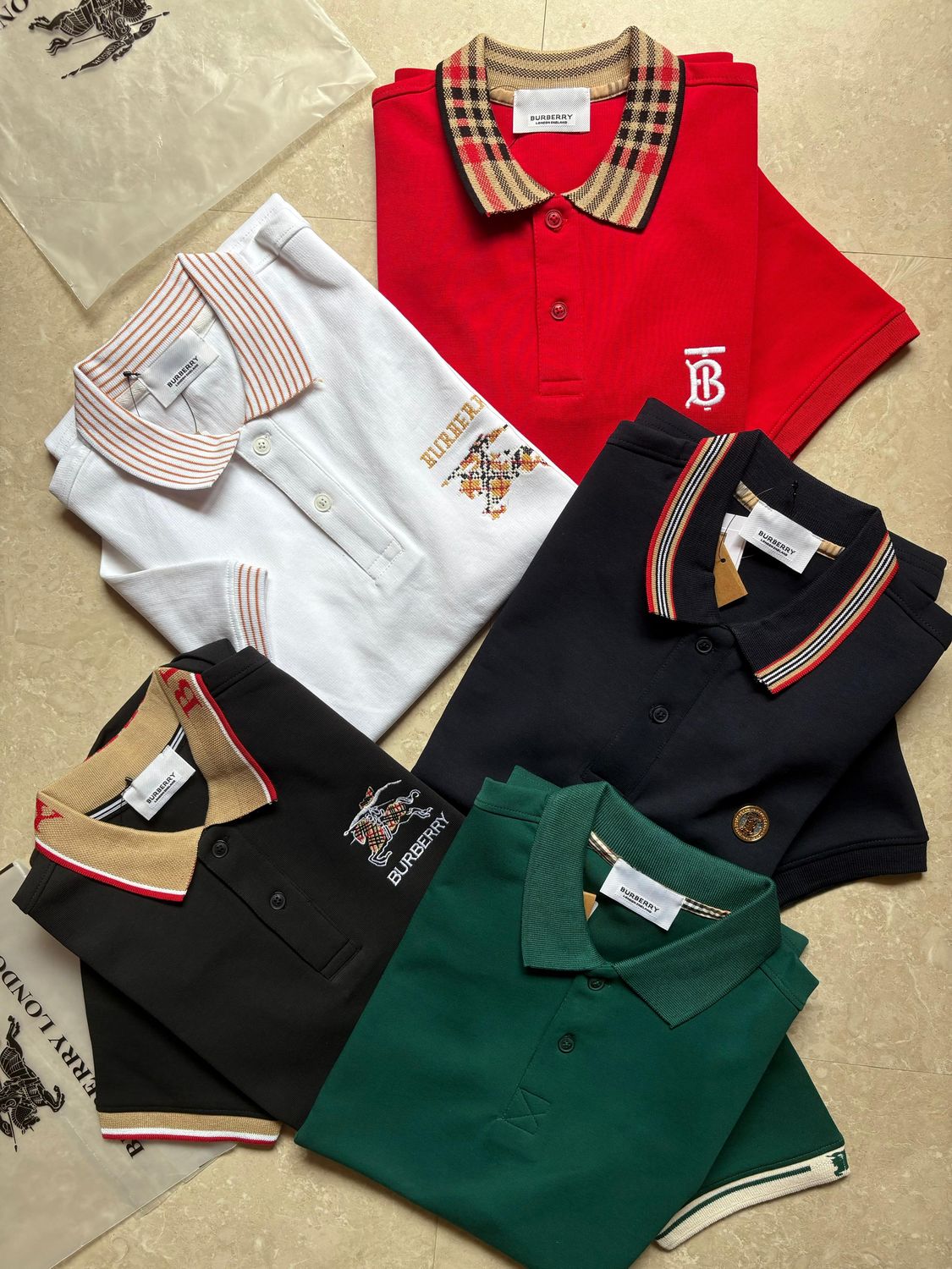 Burberry Premium Quality Collar Neck Half Sleeve Men's T-shirt - 44 Pc