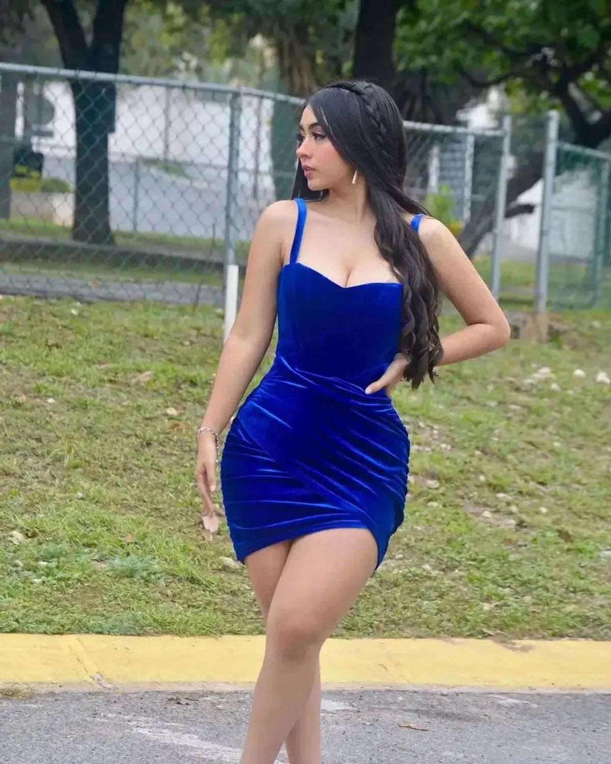 Ladies Premium Quality Sweetheart Neck Velvet Bodycon Dress Featuring a Ruched Design. - 30 Pc