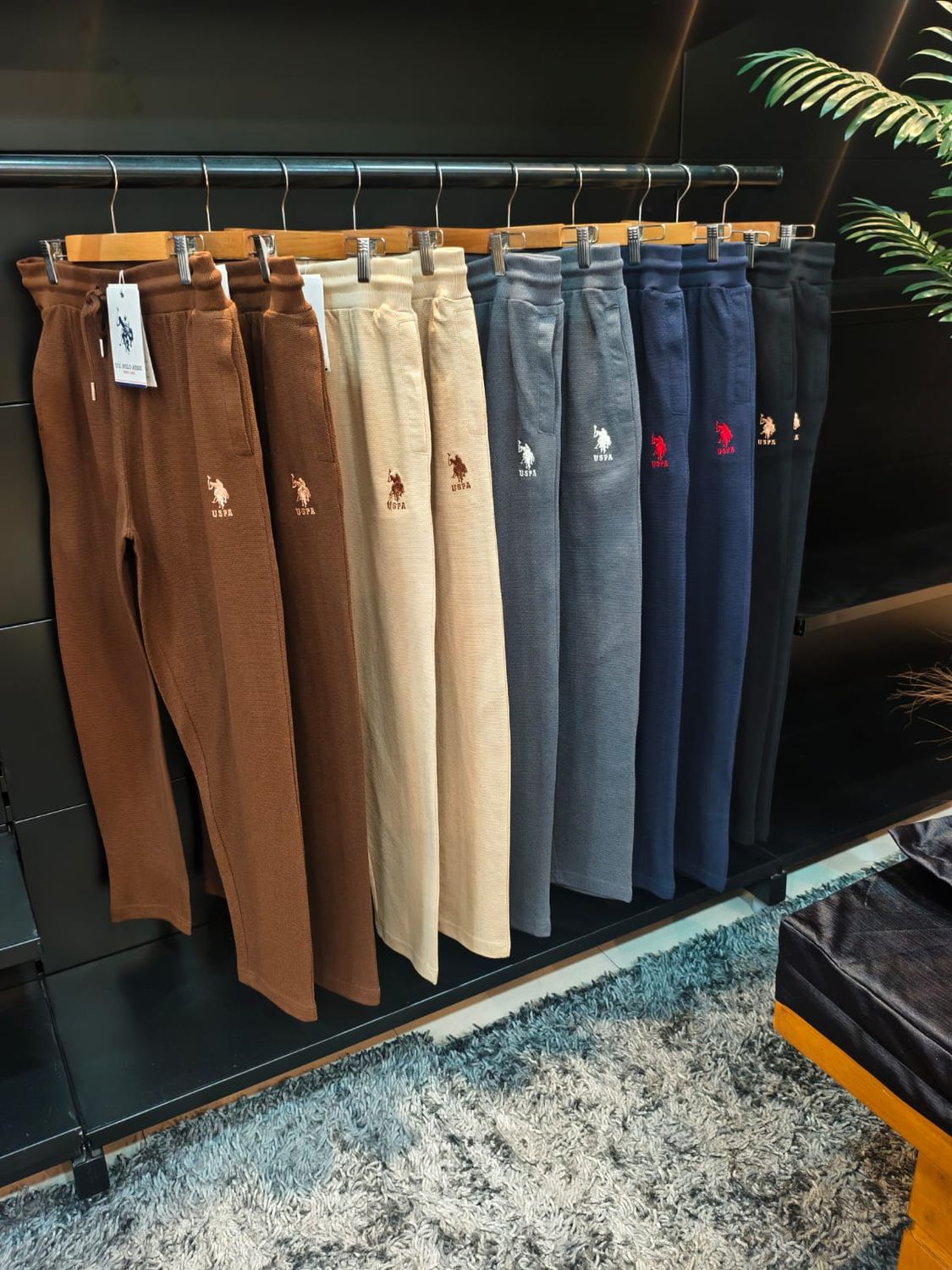 Us Polo Premium Quality Cotton Embroidery logo With Single Side Zip Pocket Men's Track Pant - 48 Pc