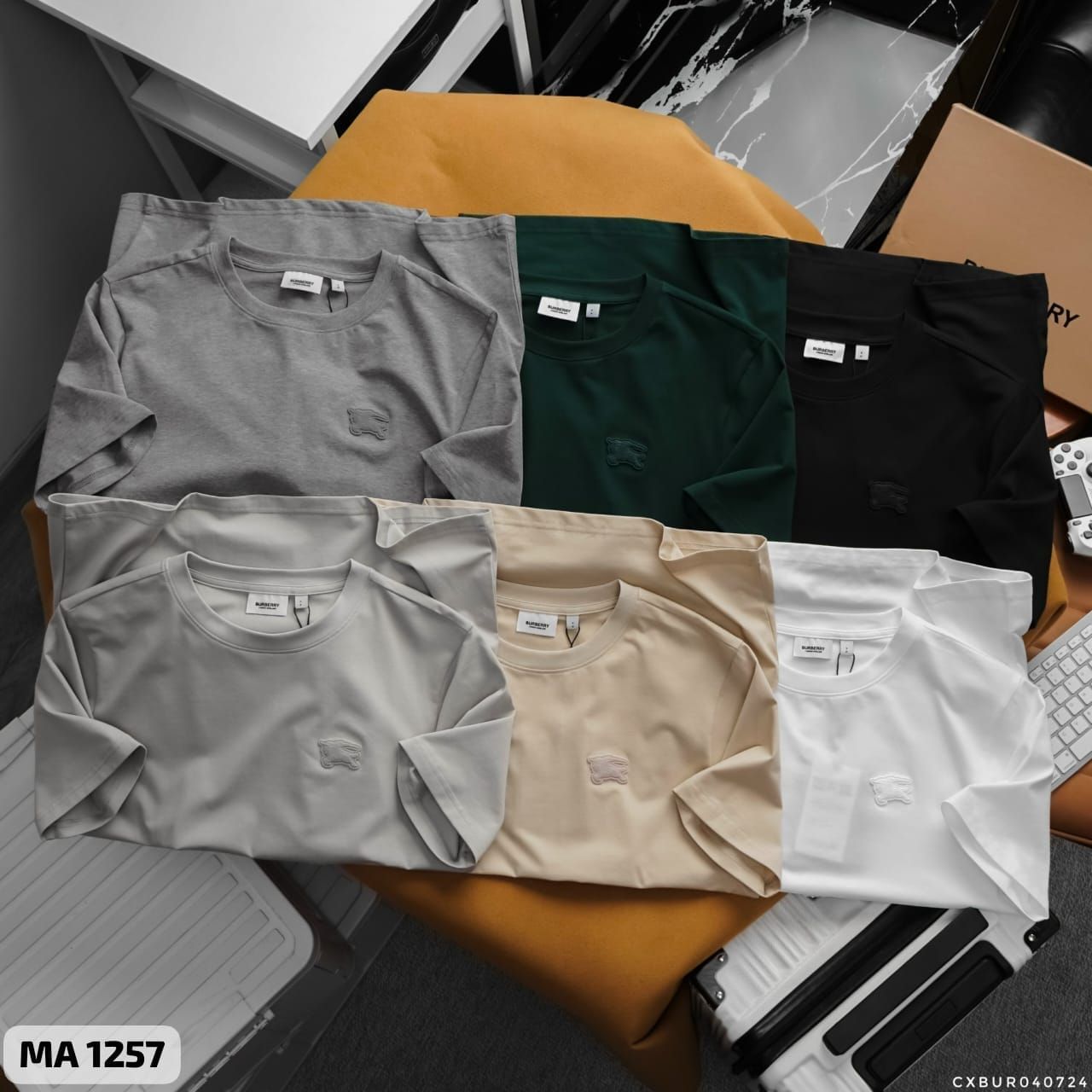 Burberry Premium Quality Round Neck Half Sleeve Men's T-Shirt - 56 Pc