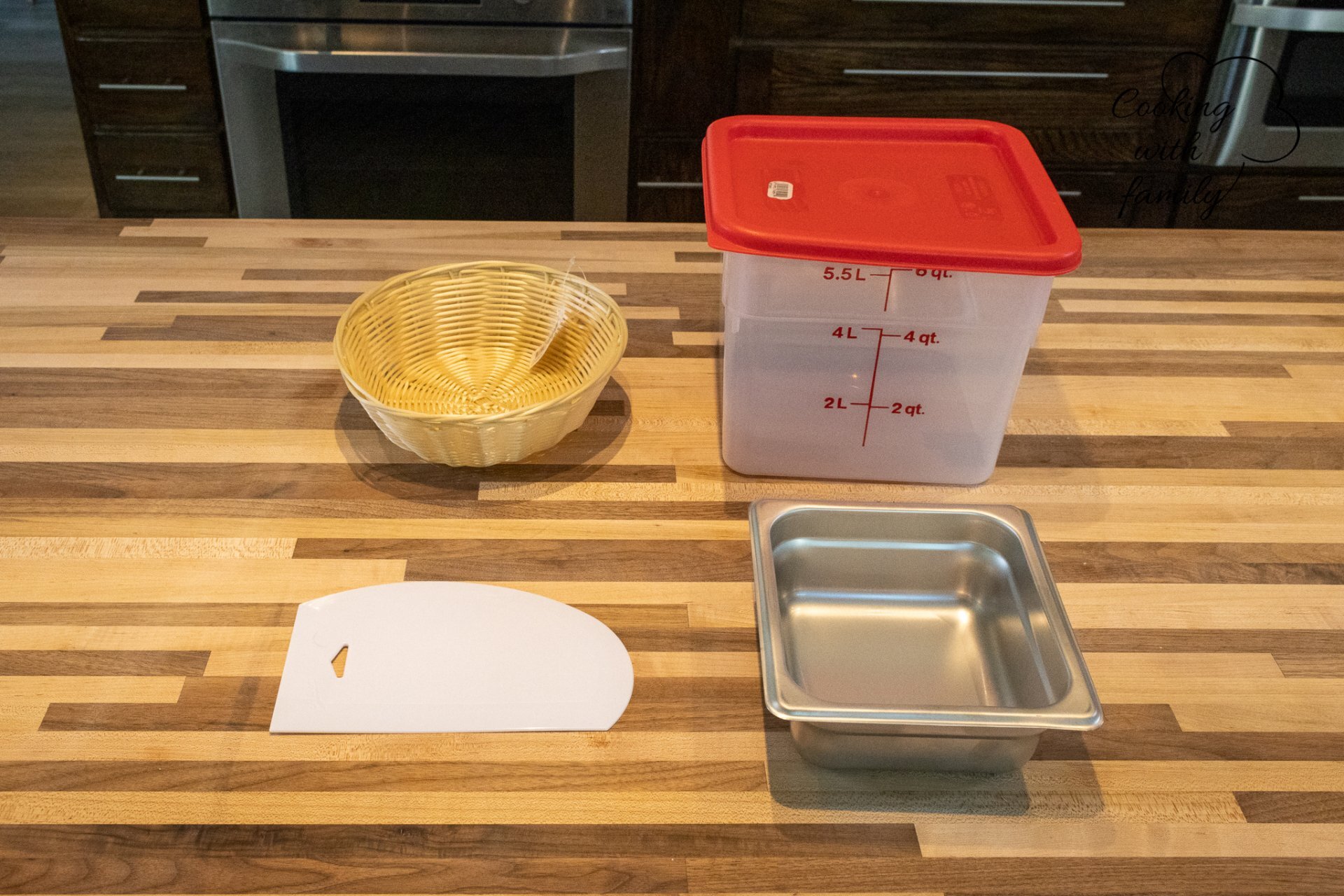 4 PCS Bread Set: Rising bucket with Lid, Basic proofing/bread baskets, 1 Small Heatproof Bowl, 1 Bowl Scraper