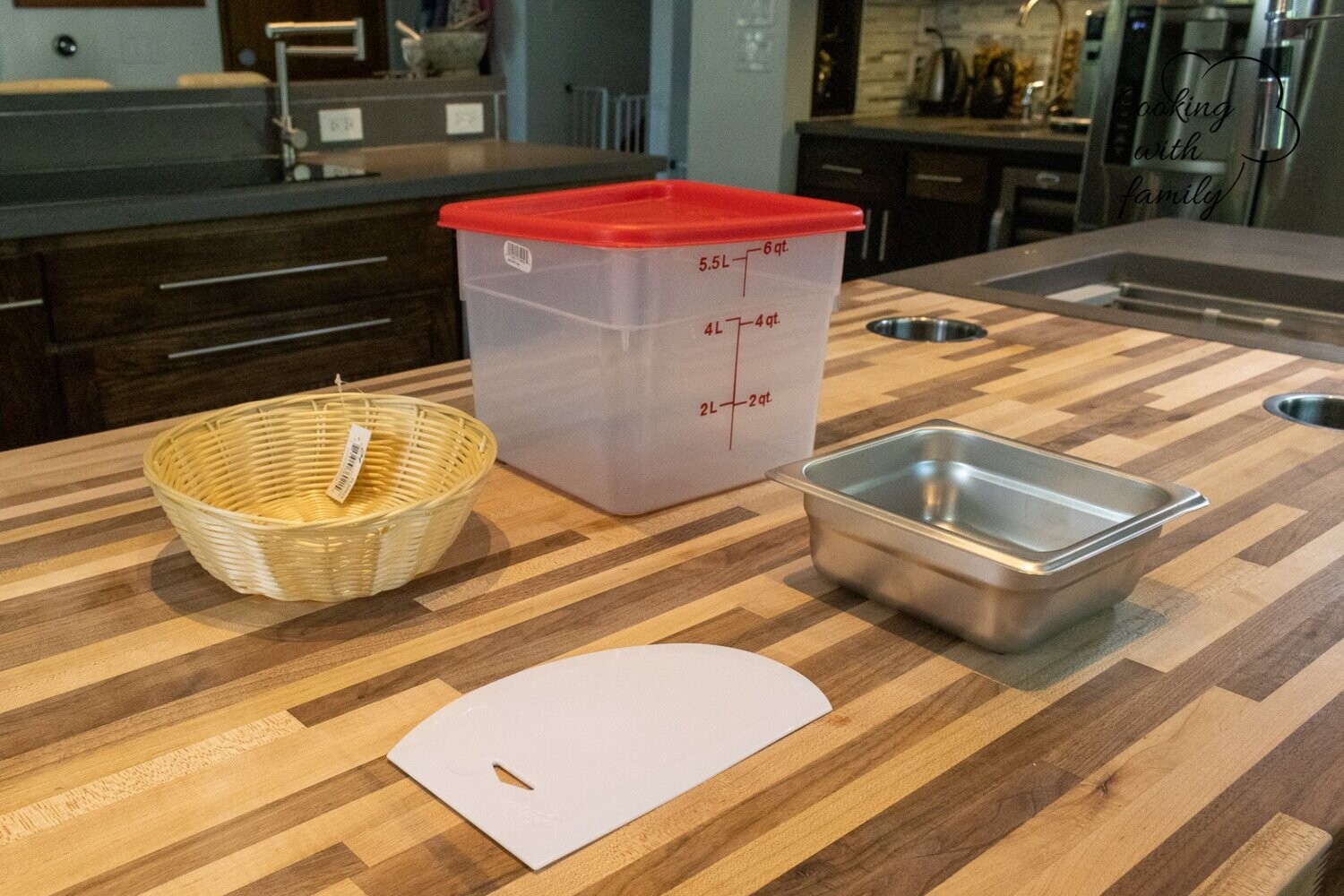 4 PCS Bread Set: Rising bucket with Lid, Basic proofing/bread baskets, 1 Small Heatproof Bowl, 1 Bowl Scraper