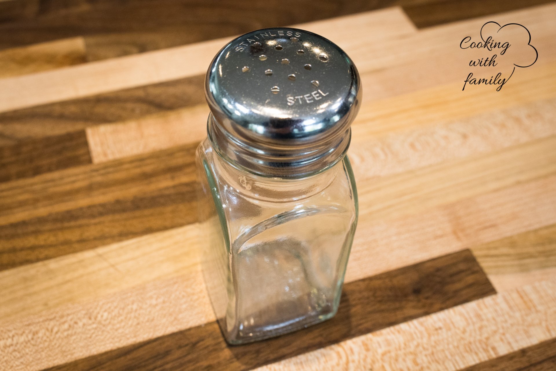 2 OZ Salt/Pepper Shakers
