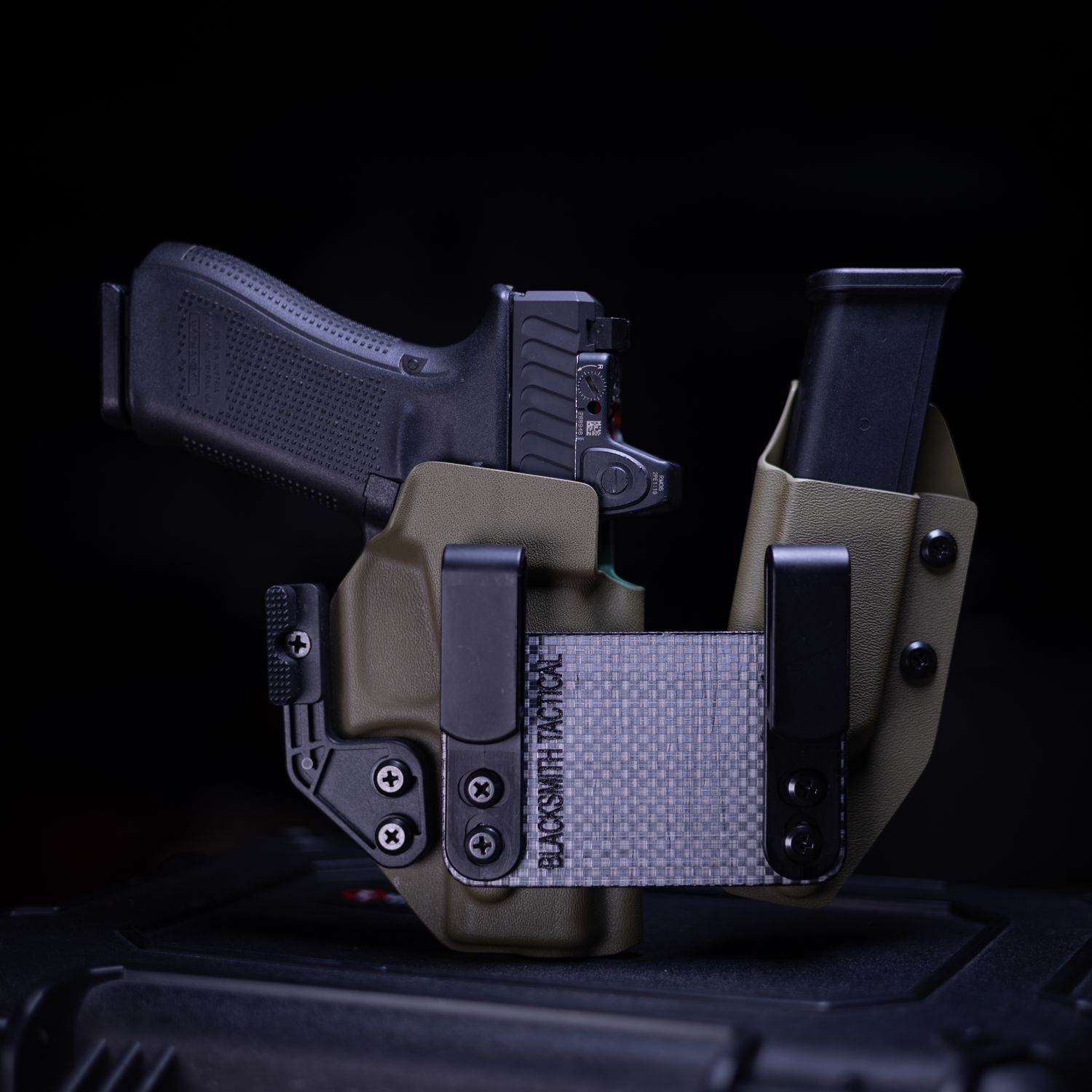 Glock 19 Gen 5 IWB Kydex holster for appendix carry