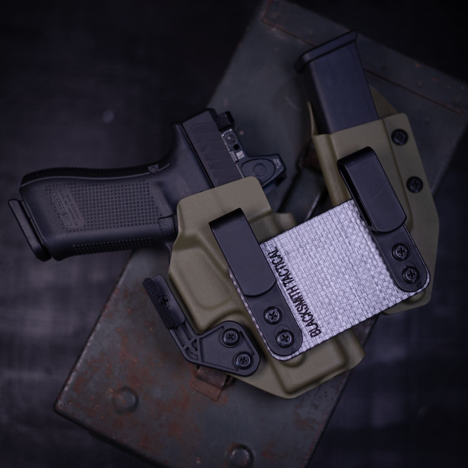 Glock 19 Gen 5 IWB Kydex holster for appendix carry