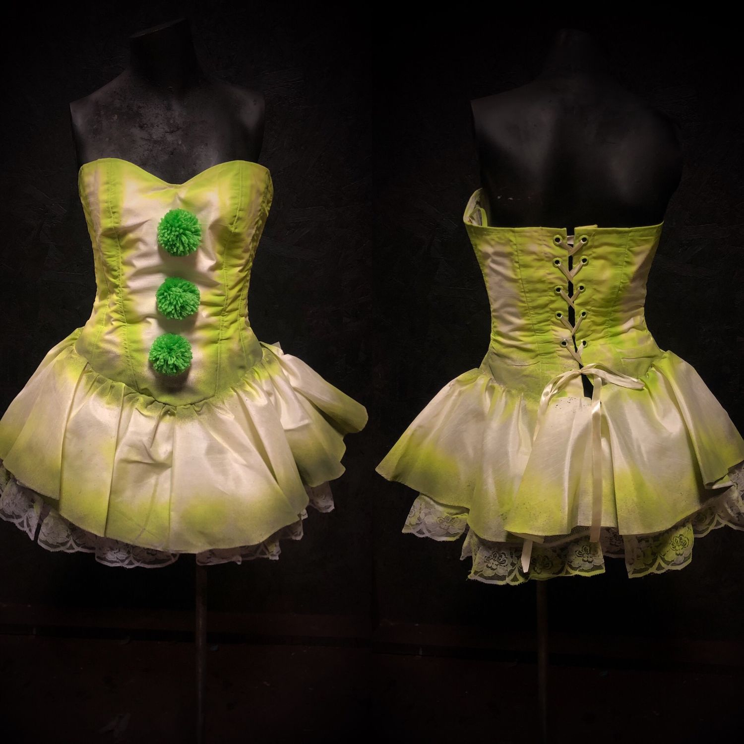 Large Green Clown Dress With Neck And Wrist Ruffles
