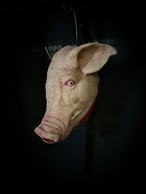 Deluxe Pig Head