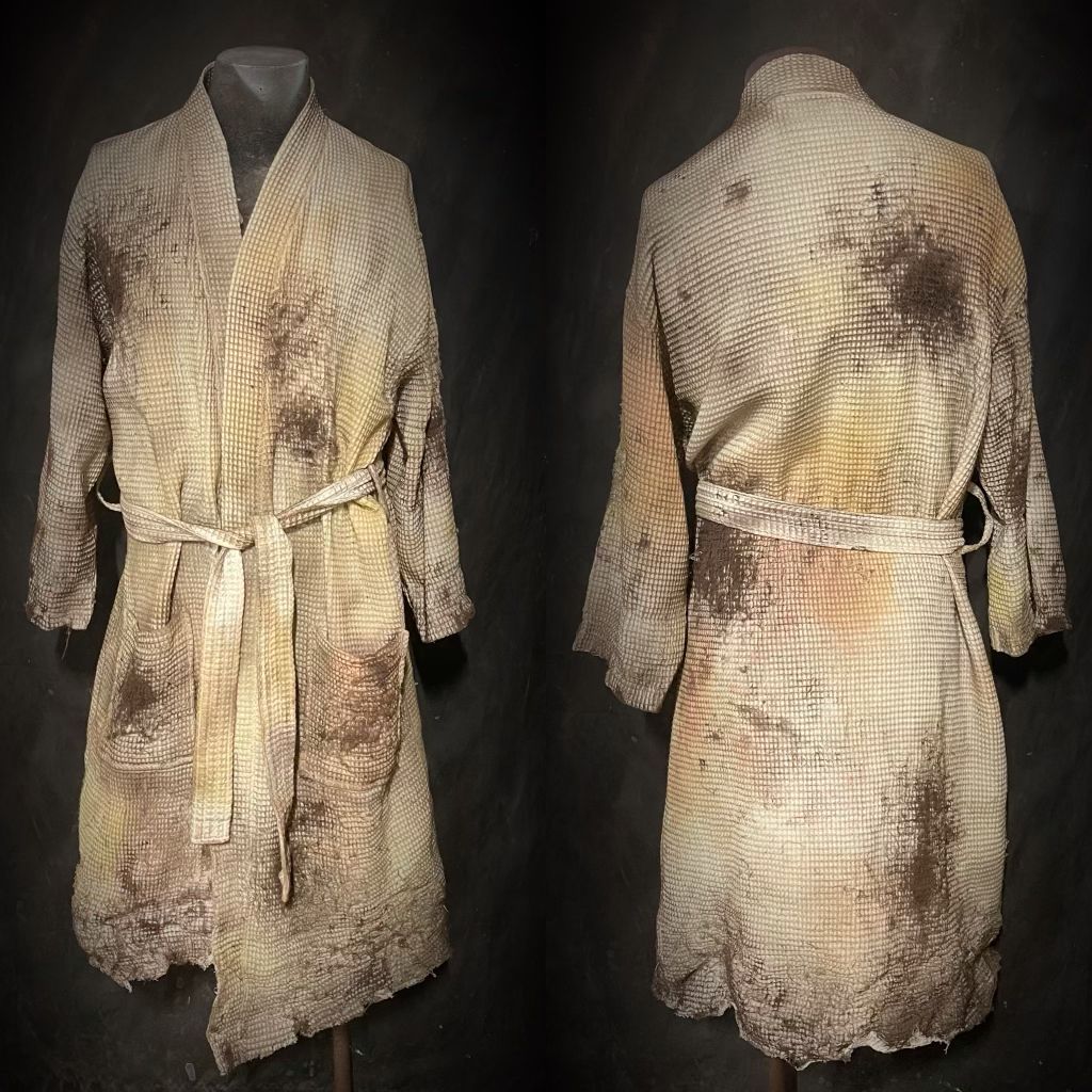 XL Rotten Robe -Dirty Distressed