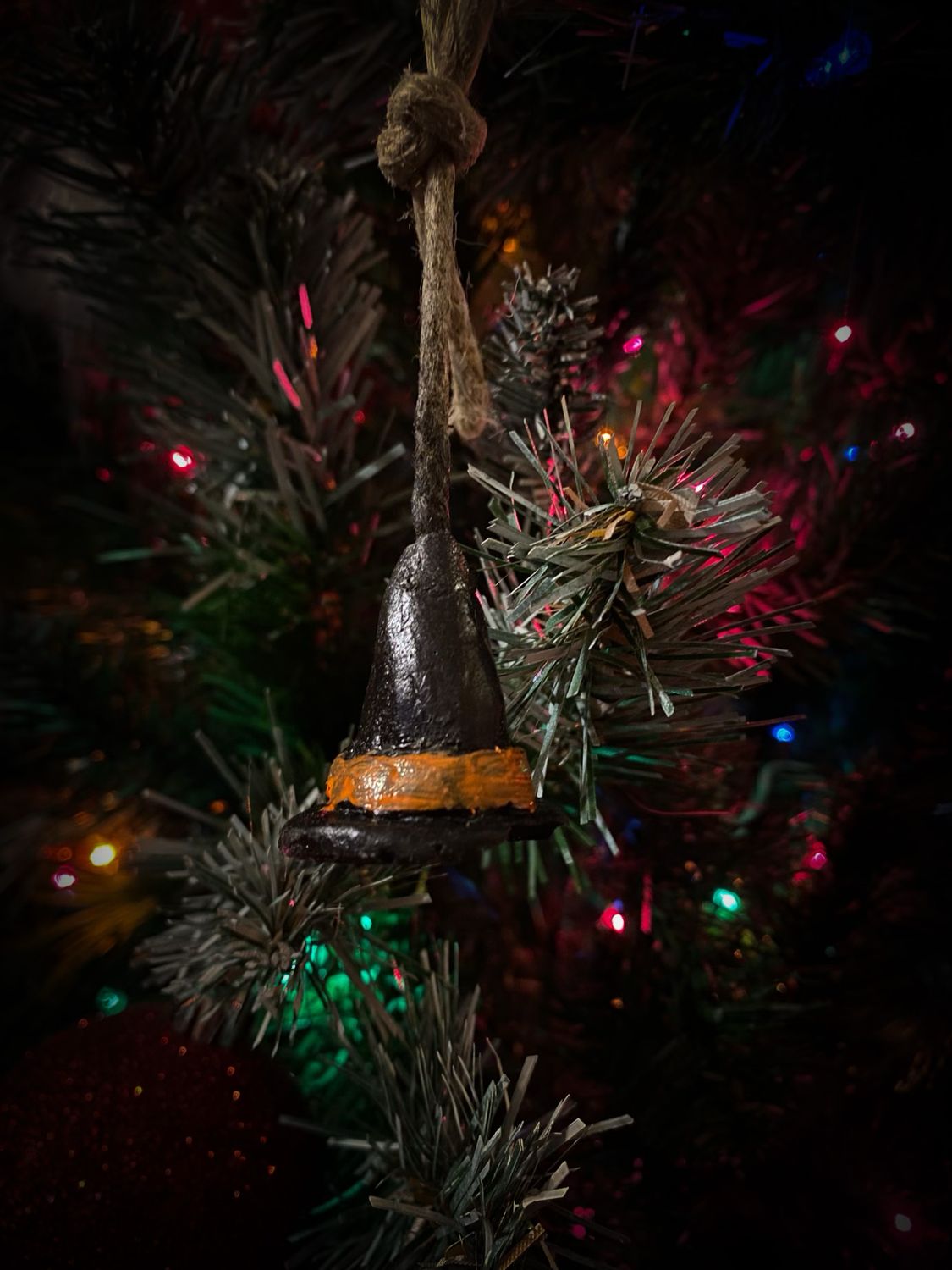 Witch’s Hat Hall-O’rnament