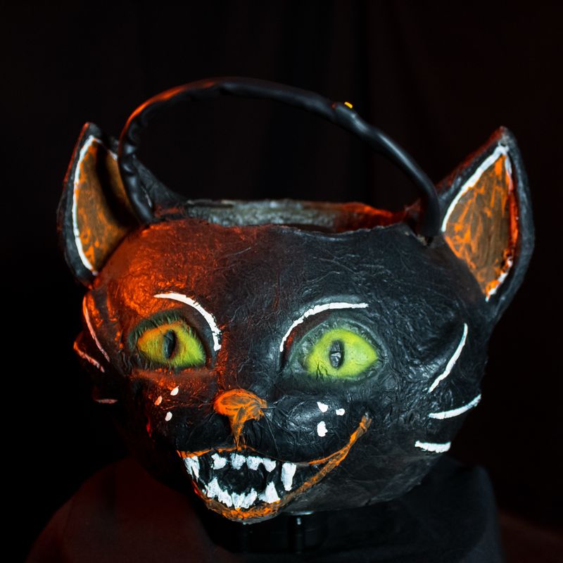 Candy Bucket Horn - Black Cat