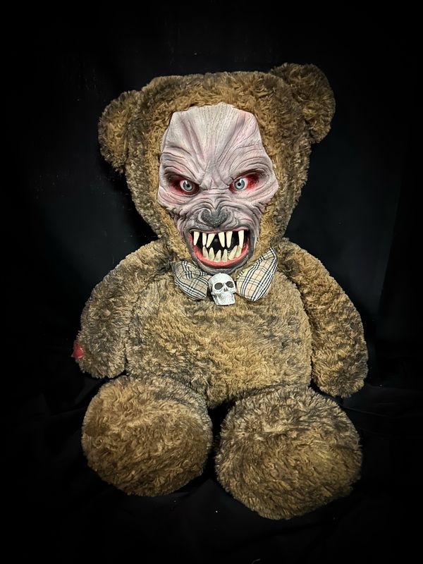 Scary Bear Hidden Horn