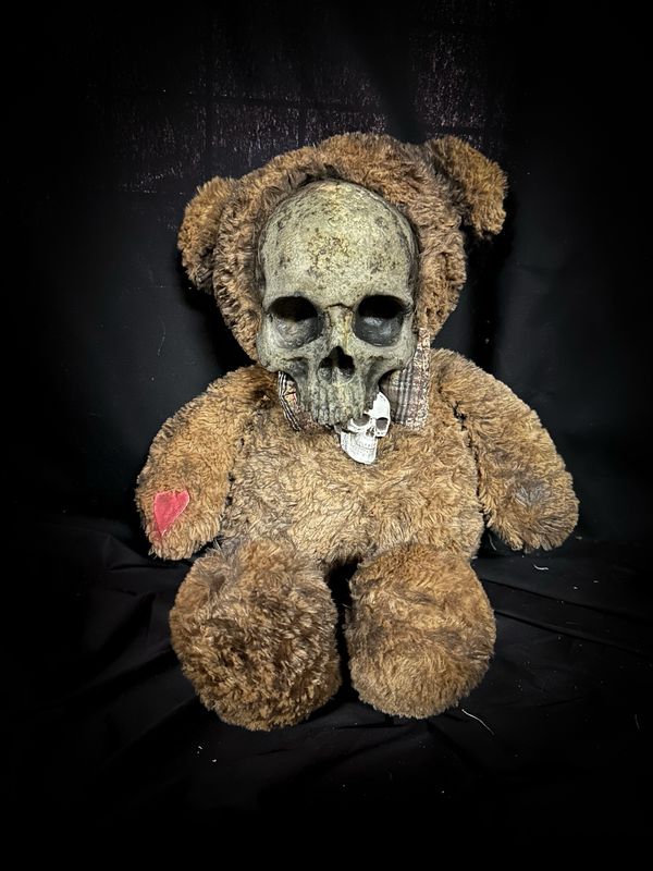 Skully Bear Hidden Horn