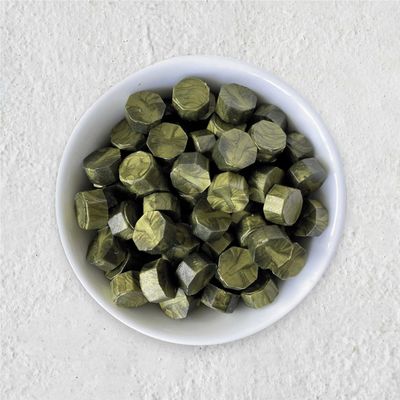 Siegelwachs in Perlen - Grüngold - Granulat