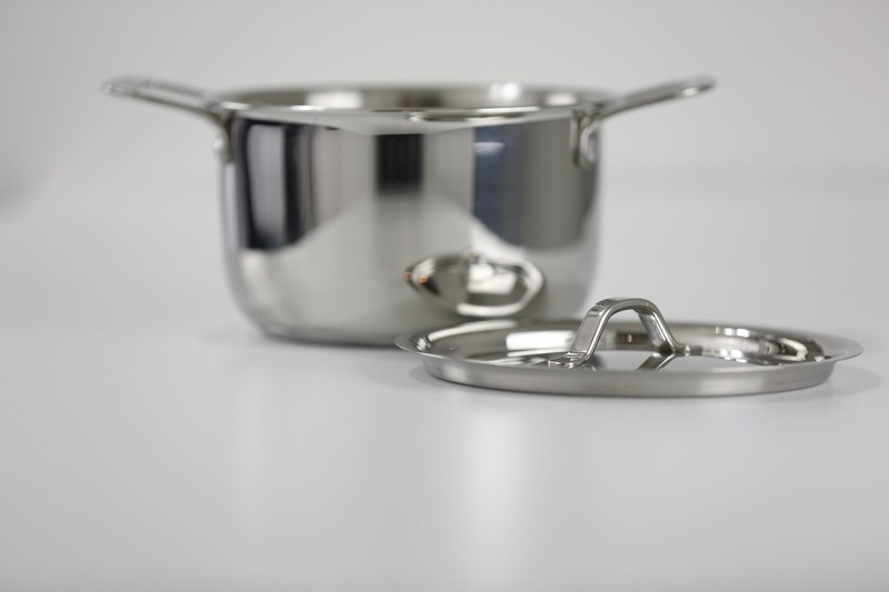 Stainless Steel Queen Sauce Pot with Cover Stainless Steel Queen Sauce Pot with Cover