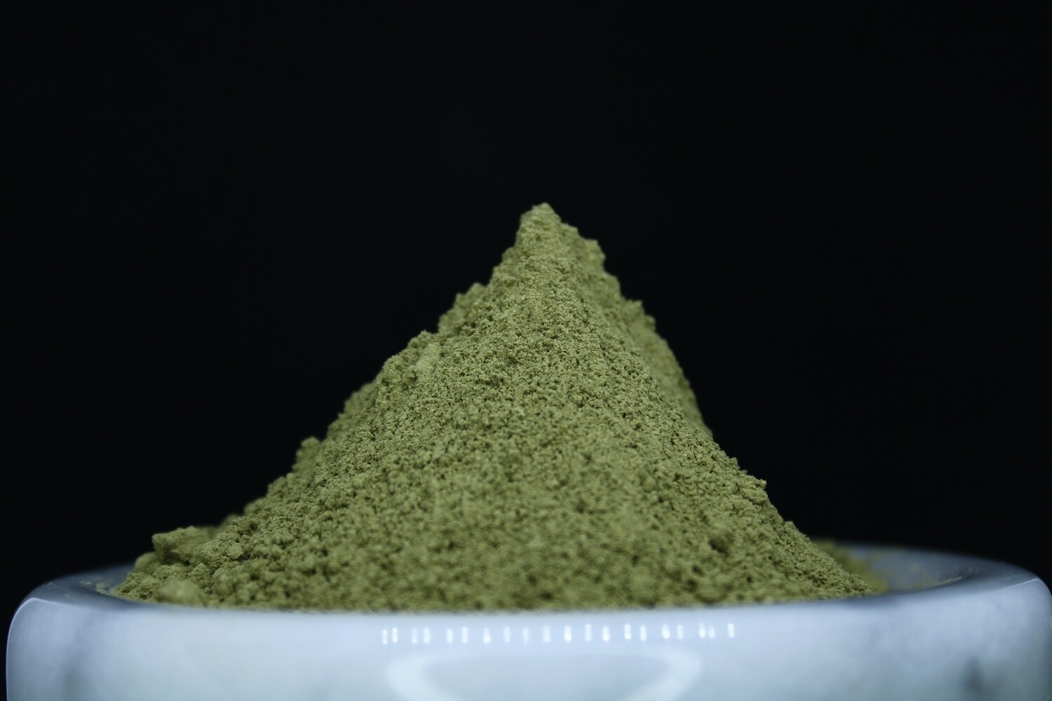 High Sierra Herbals Green Monster kratom blend. A blend of potent green vein kratom powders.