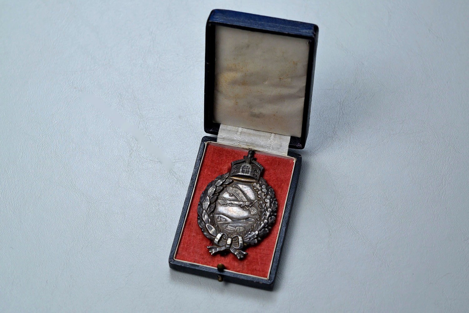WWI IMPERIAL GERMAN PRUSSIAN PILOTS BADGE BY JUNKER IN PRESENTATION CASE