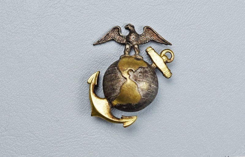WWII U.S. MARINE CORPS M-1937 OFFICERS DRESS BLUES EAGLE, GLOBE &amp; ANCHOR COLLAR INSIGNIA - PIN BACK
