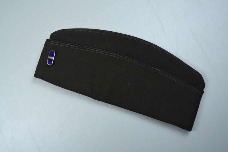 WWII U.S. GLIDER PILOT'S OVERSEAS CAP w/MINI GLIDER WING - BRITISH MADE