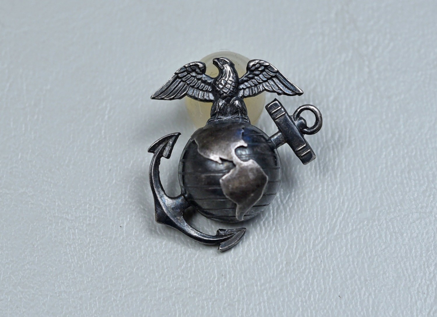 WWII U.S. MARINE CORPS M-1937 ENLISTED EAGLE, GLOBE &amp; ANCHOR COLLAR INSIGNIA BY H&amp;H
