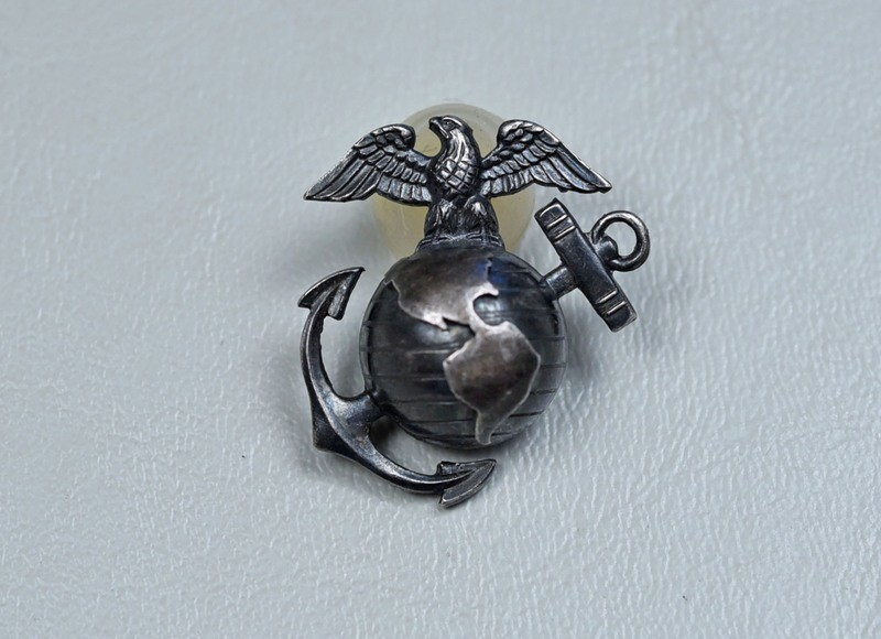 WWII U.S. MARINE CORPS M-1937 ENLISTED EAGLE, GLOBE &amp; ANCHOR COLLAR INSIGNIA BY H&amp;H