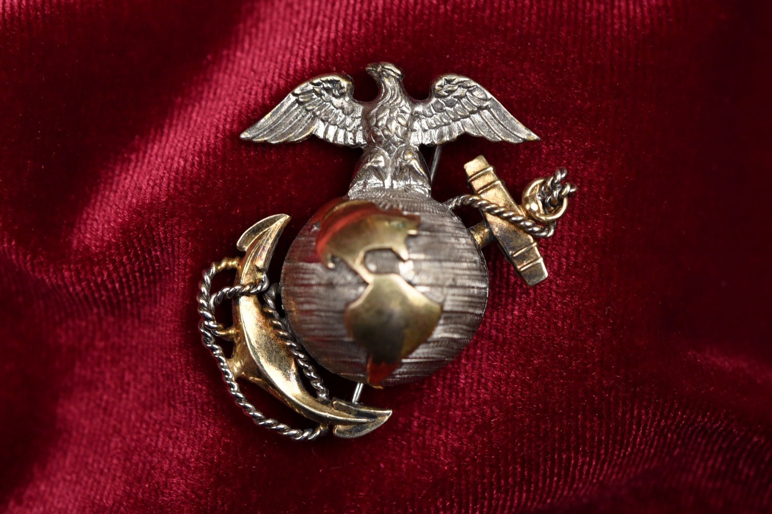 WWII U.S. MARINE CORPS MODEL 1937 DRESS BLUES COLLAR INSIGNIA - PINBACK STERLING