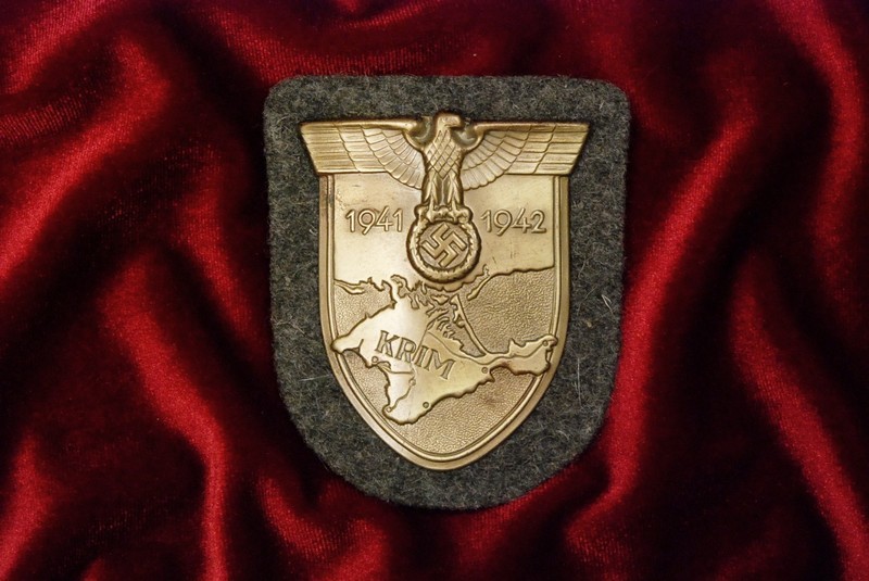 WWII GERMAN KRIM CAMPAIGN SHIELD ON ARMY BACKING