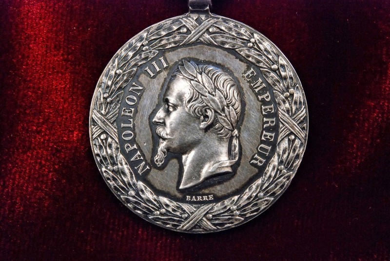 FRENCH COLONIAL 1862-1863 MEXICAN CAMPAIGN MEDAL ON ORIGINAL RIBBON