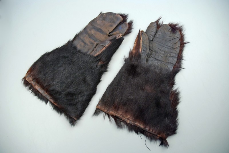 WWII U.S. FUR GLOVES AS USED IN ALEUTIAN ISLANDS CAMPAIGN