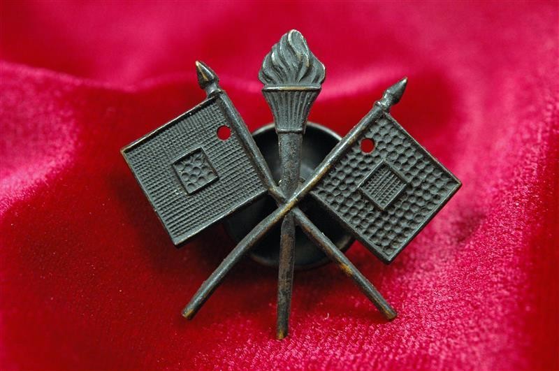 WWI U.S. AVIATION OFFICER'S SIGNAL CORPS CROSSED FLAGS COLLAR INSIGNIA w/HOLES FOR SILVER WINGS WWI U.S. 40 & 8 VETERAN'S MEDAL ON HORIZON BLUE RIBBON