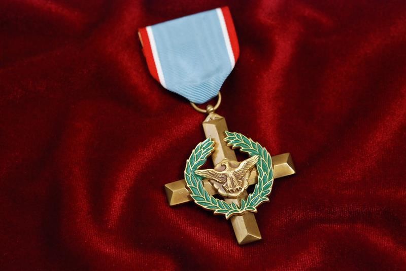 VIETNAM WAR AIR FORCE CROSS MARKED &quot;FOR DISPLAY ONLY&quot; - VIETNAM PERIOD ISSUE &amp; EXCELLENT