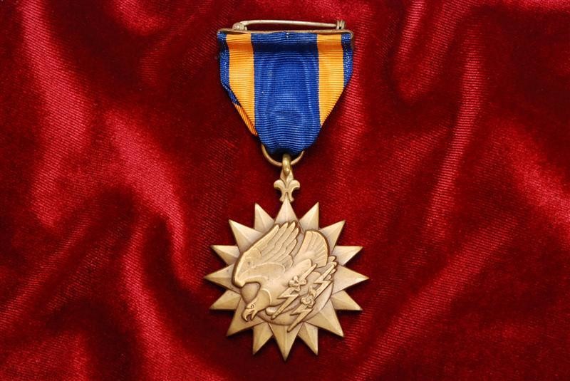 WWII U.S. AIR MEDAL w/WRAP BROACH - EXCELLENT!