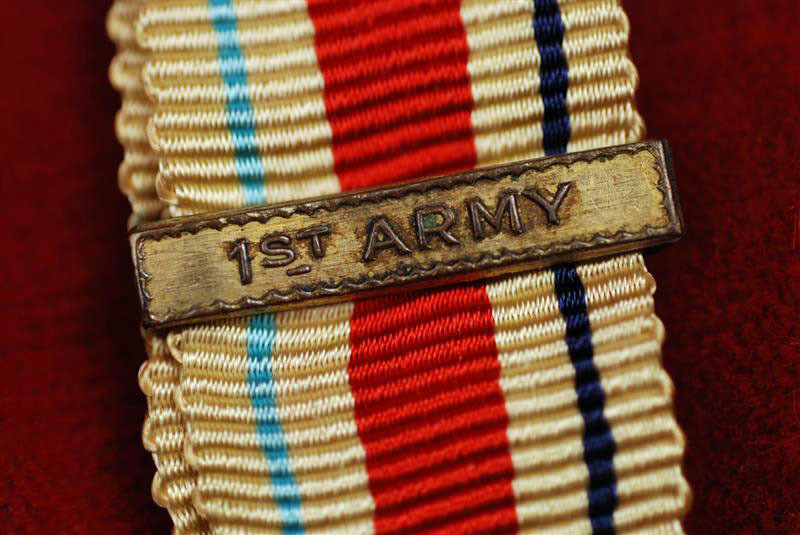BRITISH WORLD WAR II AFRICA STAR w/1ST ARMY BAR - MINIATURE