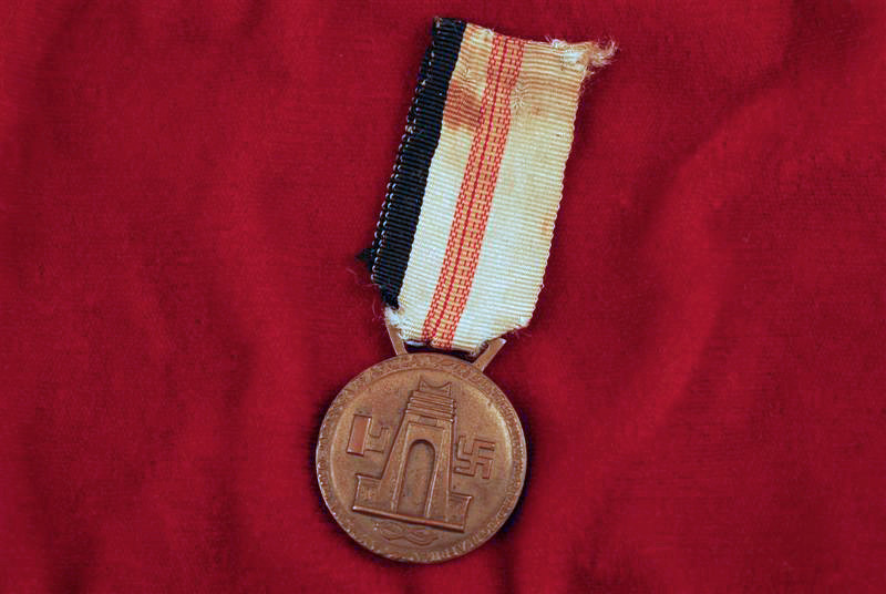 WWII GERMAN AFRIKA KORPS EARLY BRONZE CAMPAIGN MEDAL w/ORIGINAL ITALIAN MADE RIBBON