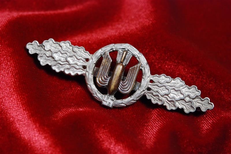 WWII GERMAN LUFTWAFFE BOMBER CLASP IN SILVER BY “F &amp;B.L.” - 100% FINISH