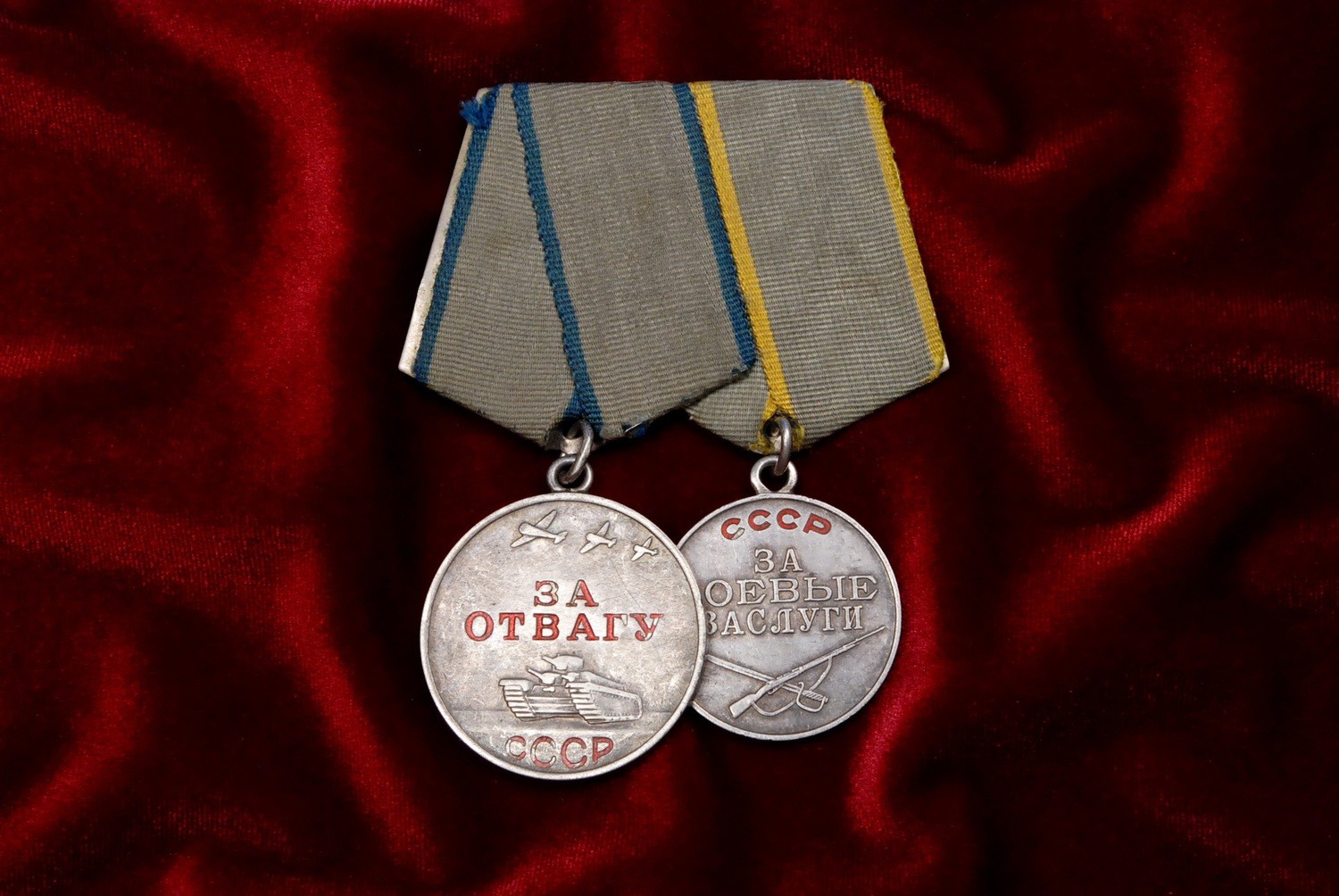 WWII SOVIET BRAVERY MEDAL &amp; COMBAT MEDAL PAIR – MOUNTED AS WORN