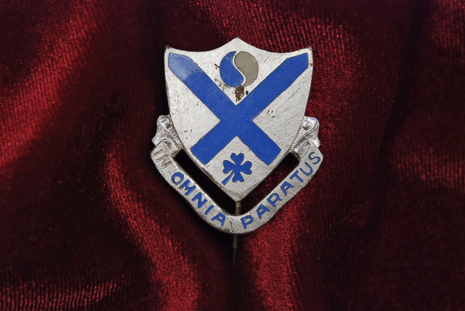 WWII U.S. 114th REGT., 44th DIVISION DISTINCTIVE INSIGNIA - SNOWFLAKE w/PIN BACK